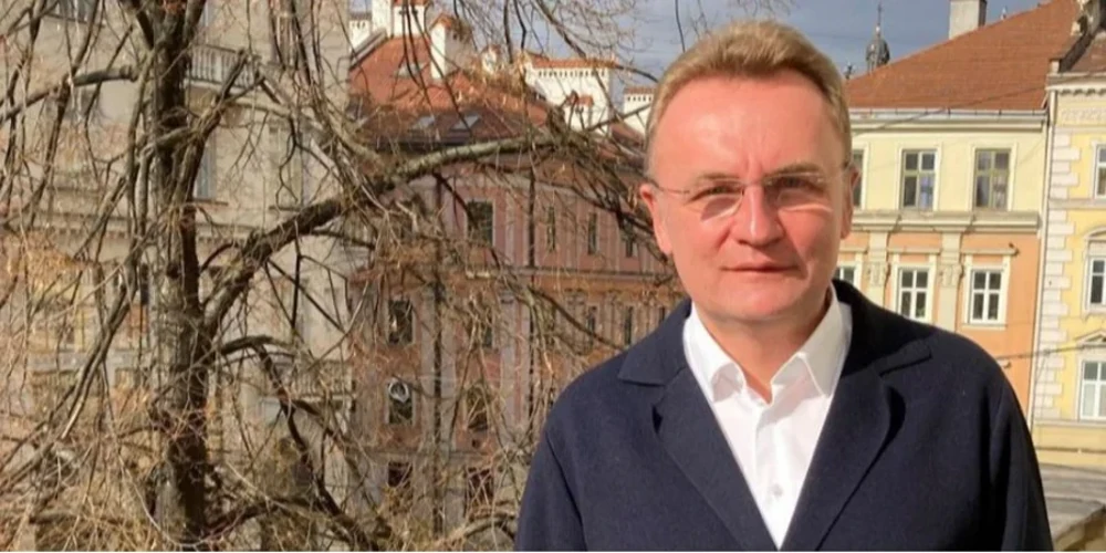 Плати з мікросхемами і проводами, знайдені в автомобілі Садового, з антеною та SIM-картою