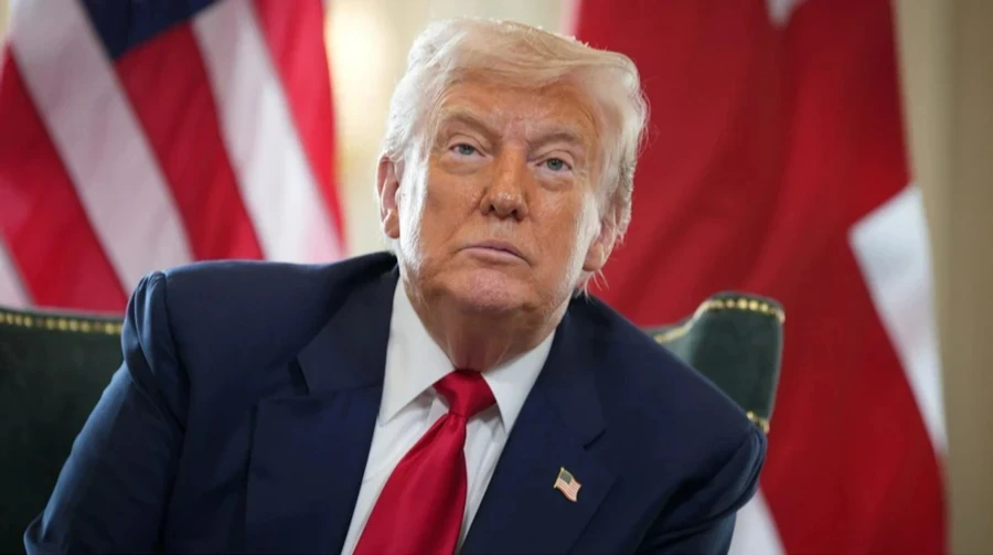 Дональд Трамп під час спілкування з журналістами в Білому домі